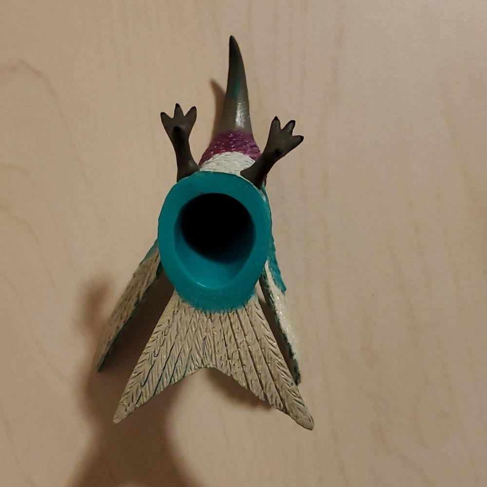 Archie McPhee Finger Hummingbird Chipper - Picture 3 of 4